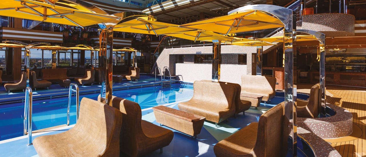 Una de las tres piscinas principales
