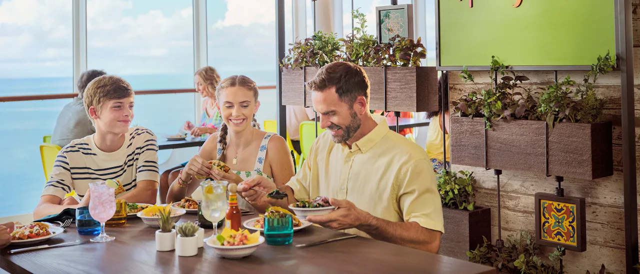 Date un festín con un taco o burrito increíblemente delicioso y mucho más en este desenfadado restaurante mexicano.