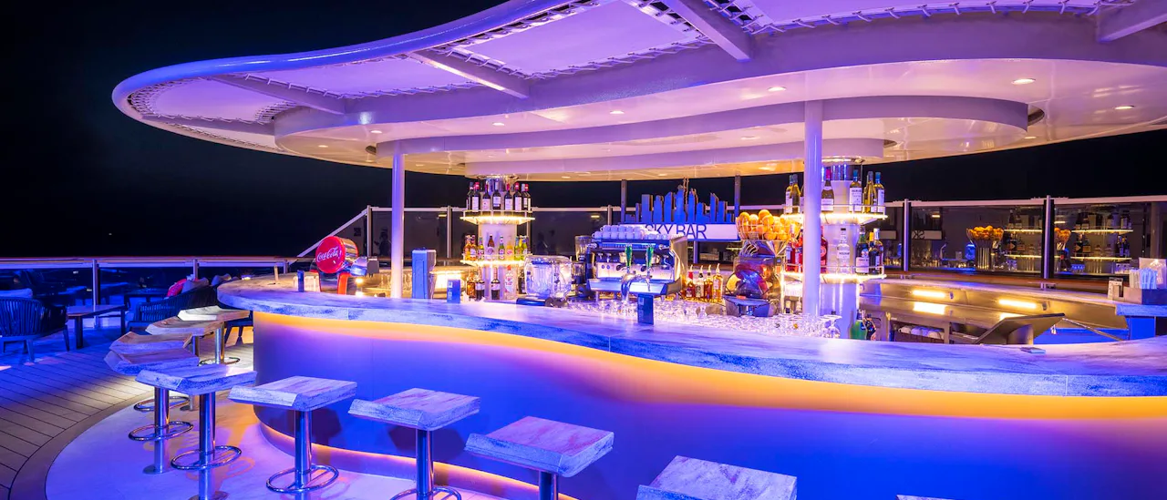 Tómate una copa en el sky bar