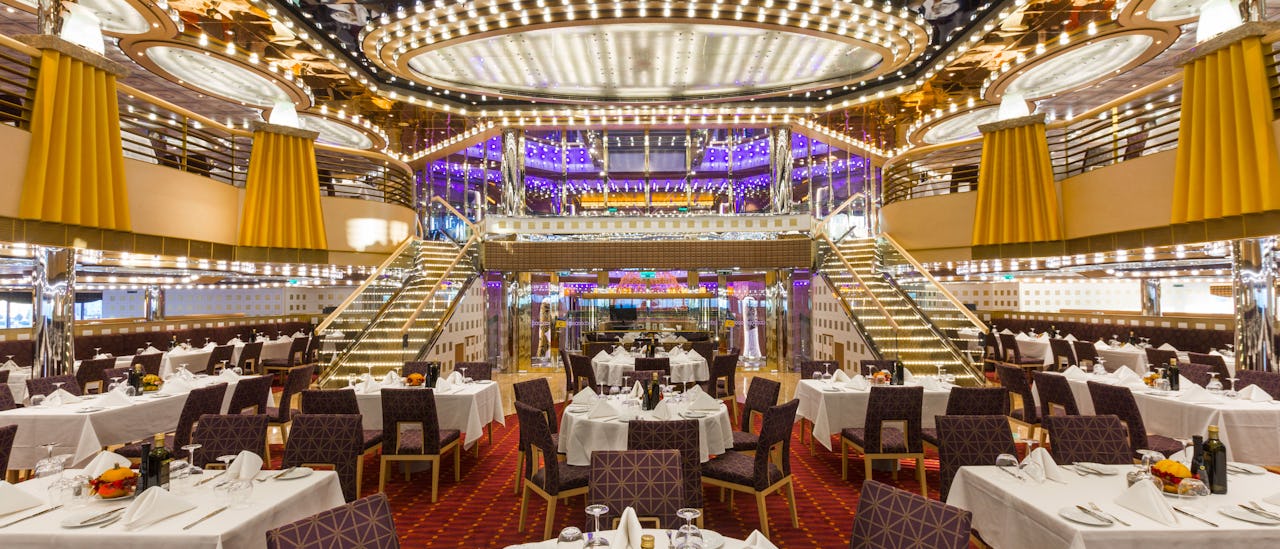 El comedor principal y el restaurante buffet son gratuitos.