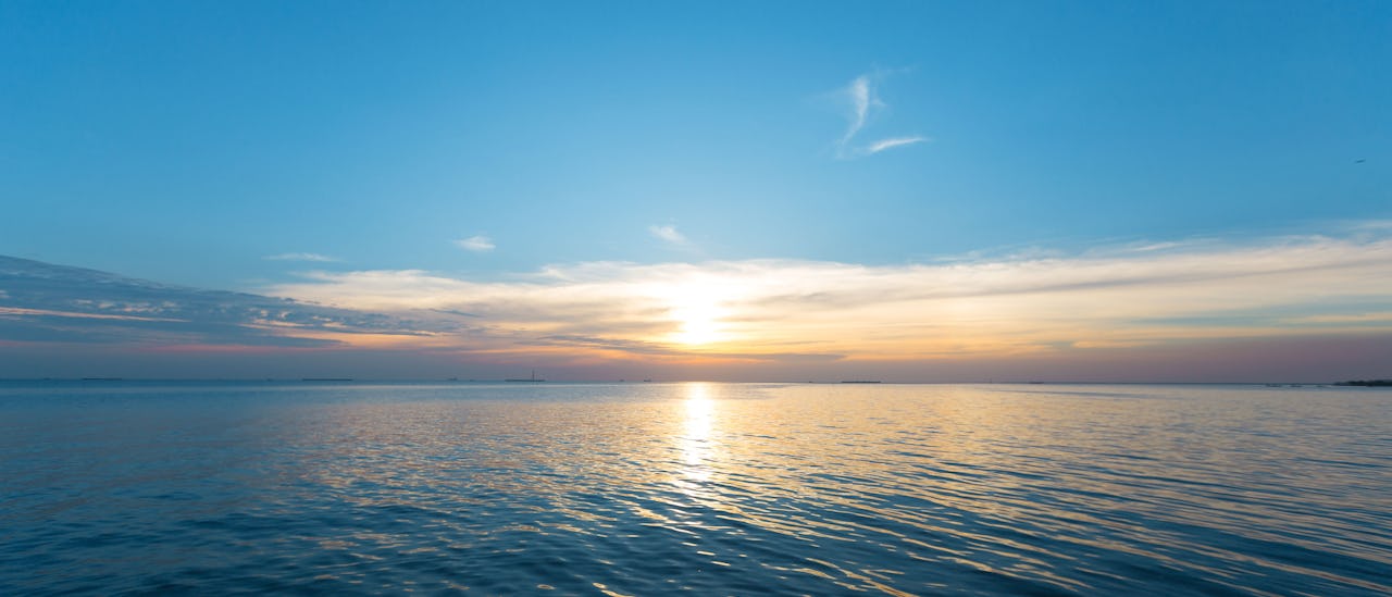 Experimente vistas de kilómetros de largo sobre tierra o mar desde los ascensores panorámicos