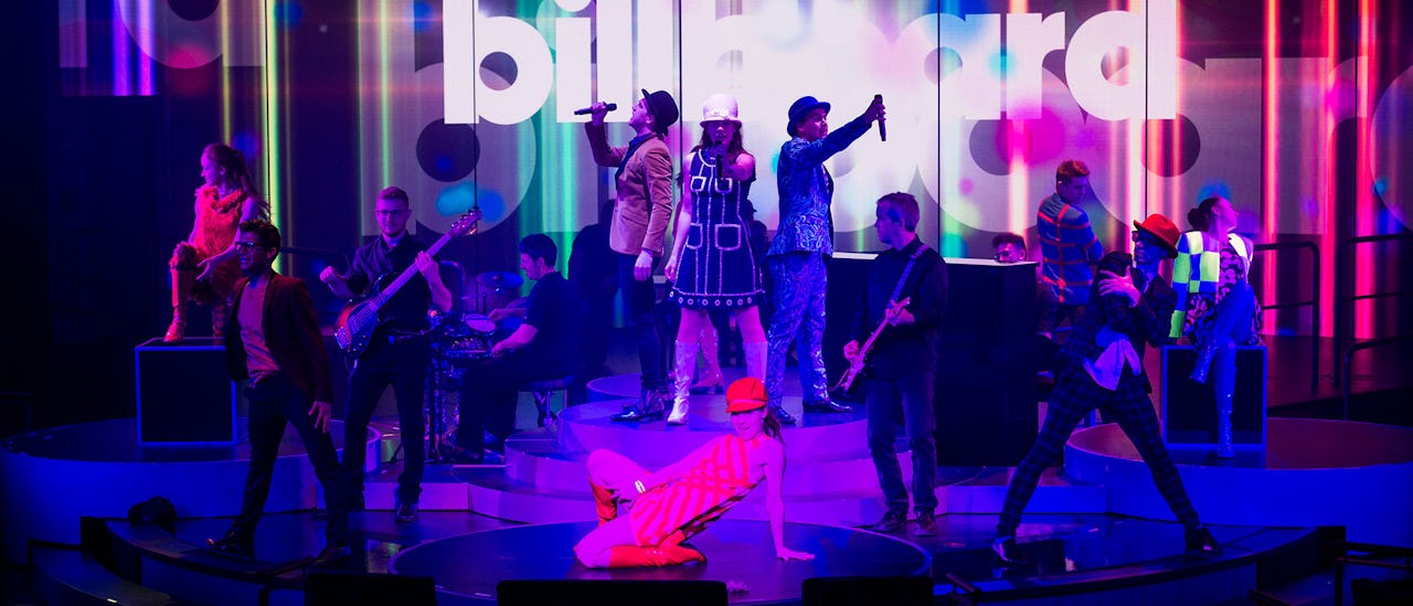 Disfruta de la música pop en Billboard Onboard