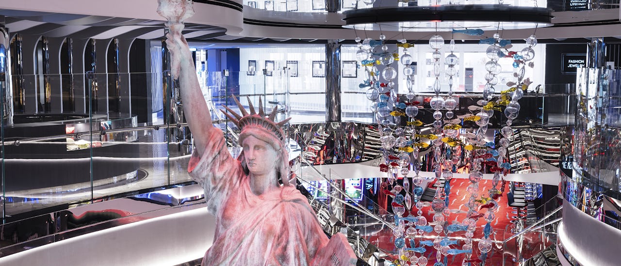 Las características de diseño, las áreas públicas y los nombres de los espacios están inspirados en la ciudad de Nueva York