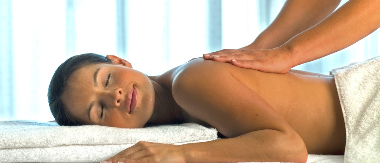 Regálate un masaje en el spa