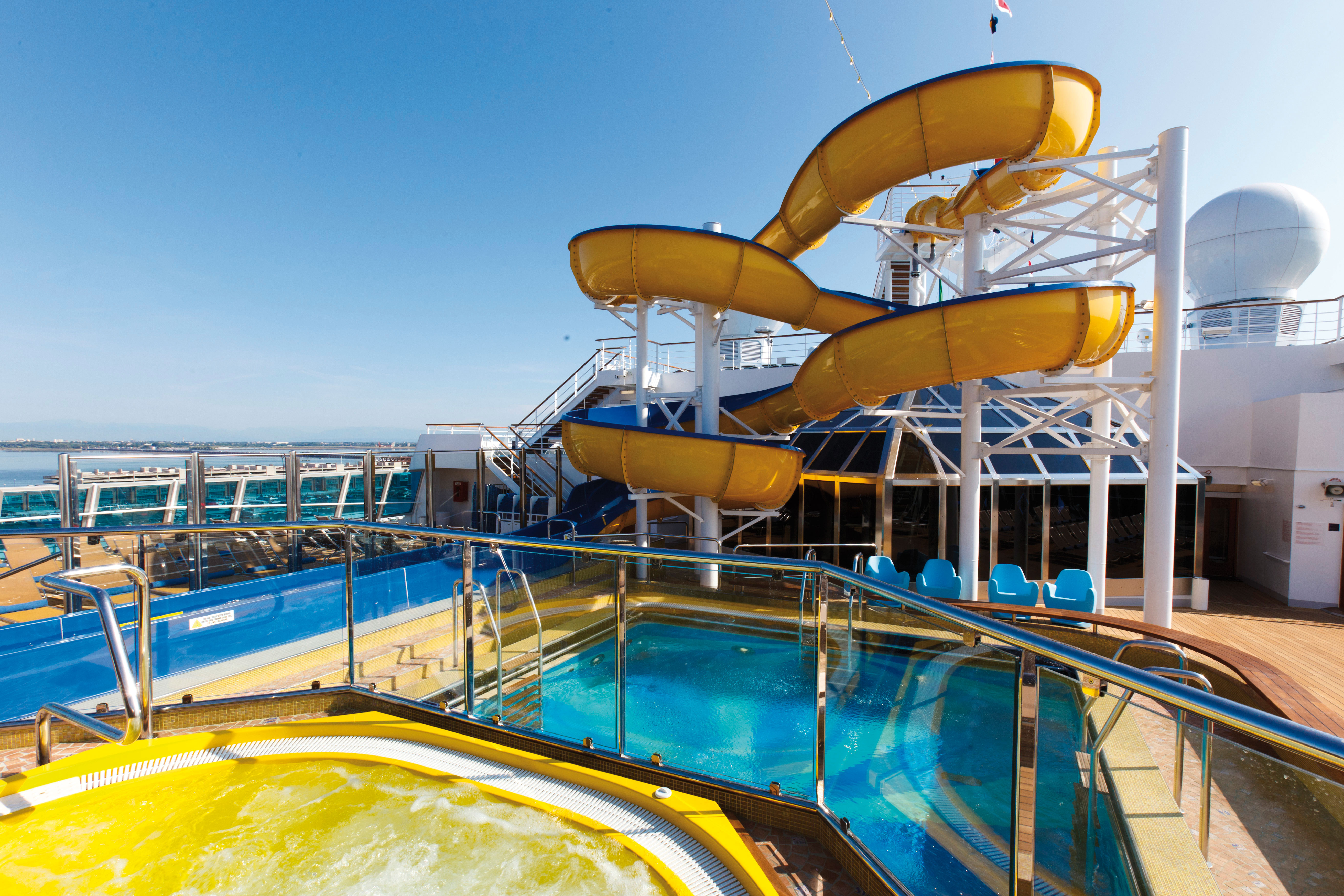 Costa Fascinosa, Mediterráneo