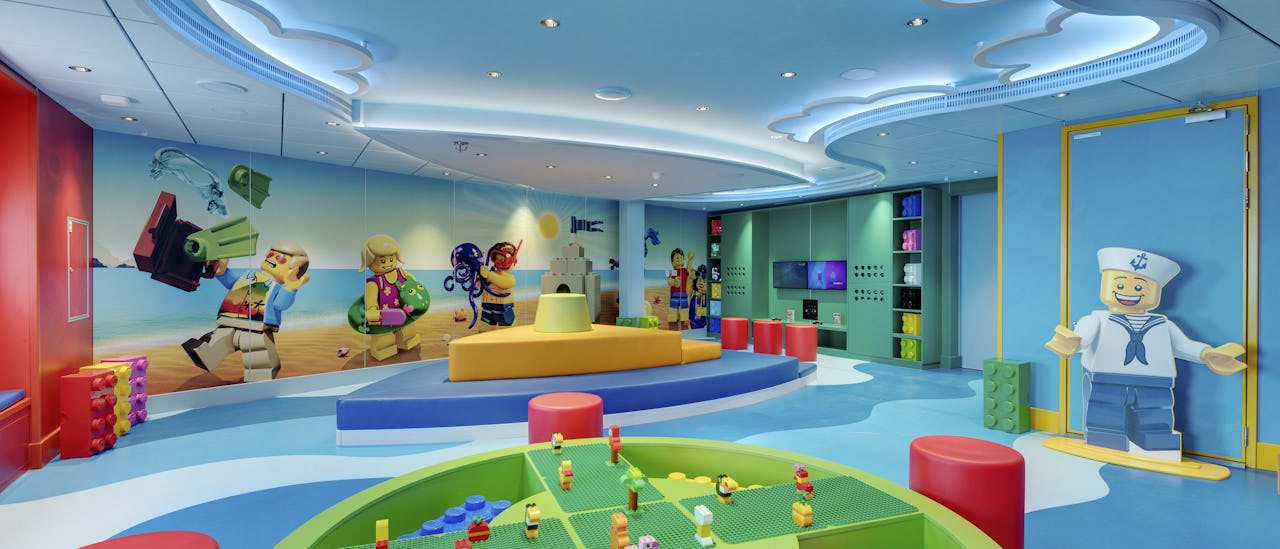 Clubes infantiles y juveniles en colaboración con Lego.