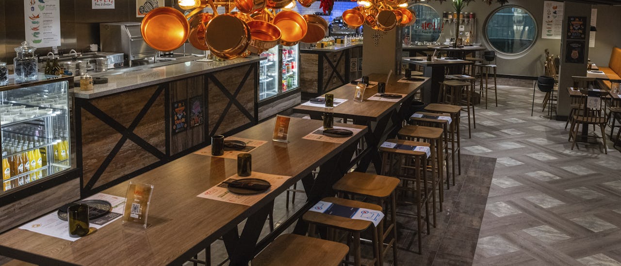 Gran comida mexicana en Hola! Tacos & Cantina