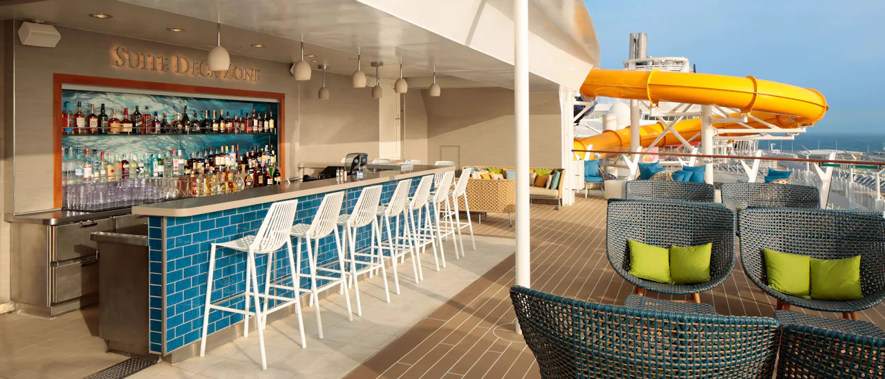 El «barrio de suites» es un exclusivo complejo de alojamiento VIP con restaurante, bar con salón y solárium propios.