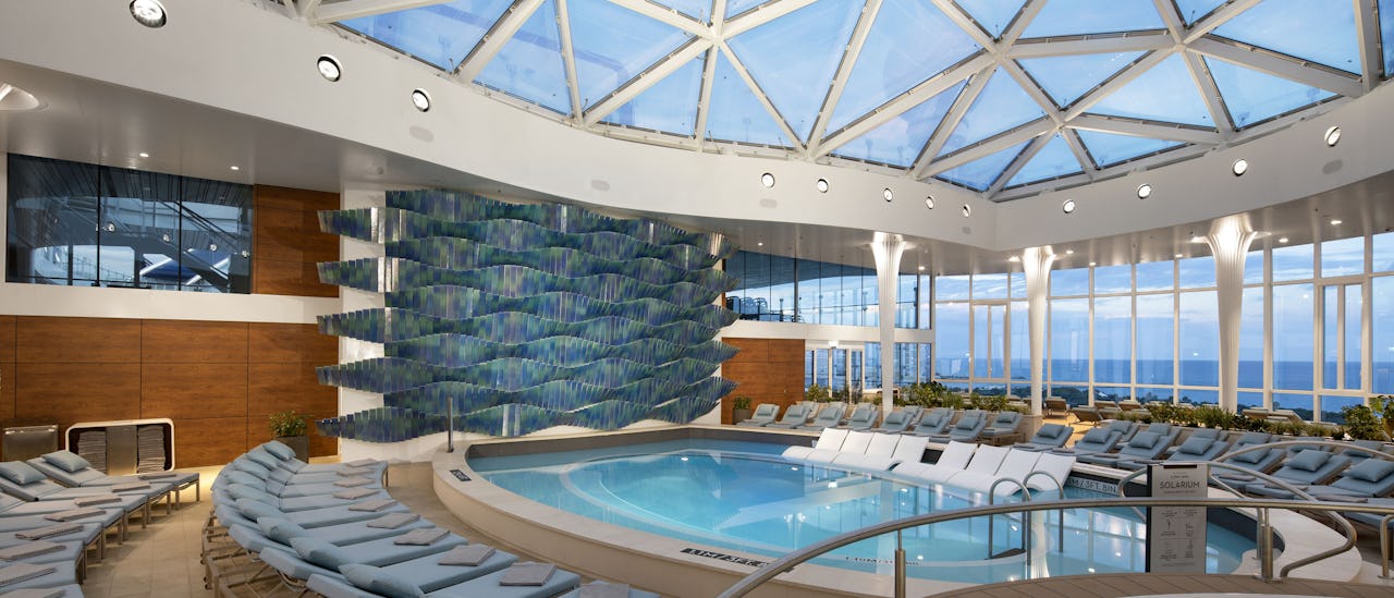 La piscina cubierta reservada para adultos
