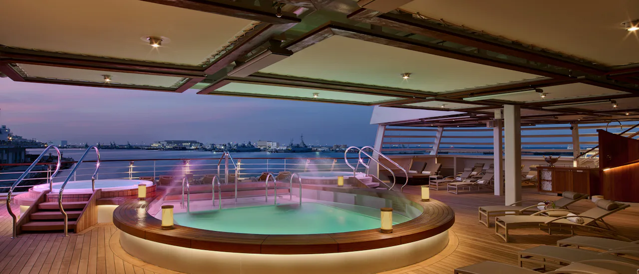Entra en el jacuzzi