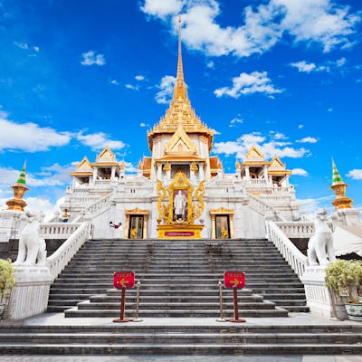 Templo de Wat Traimit en Tailandia