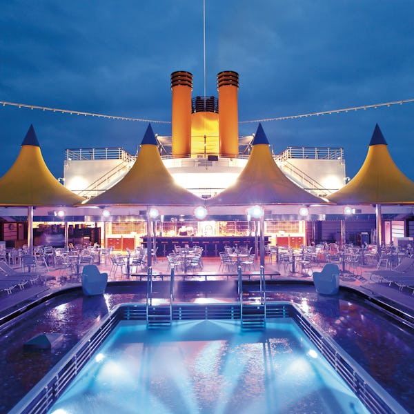 Crucero Costa piscina
